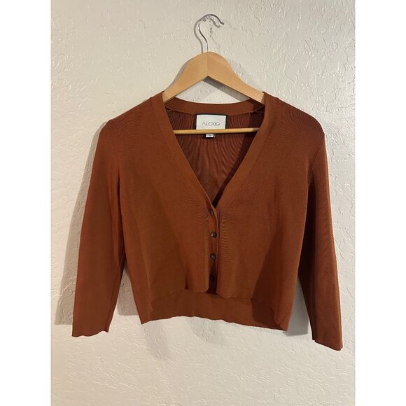 Y Alexis Burnt Orange V Neck Four Button Cropped Ribbed Petal Cardigan - Picture 2 of 11